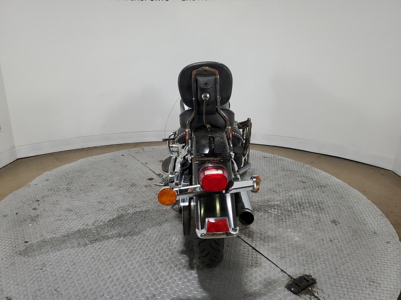 2010 HARLEY DAVIDSON FL