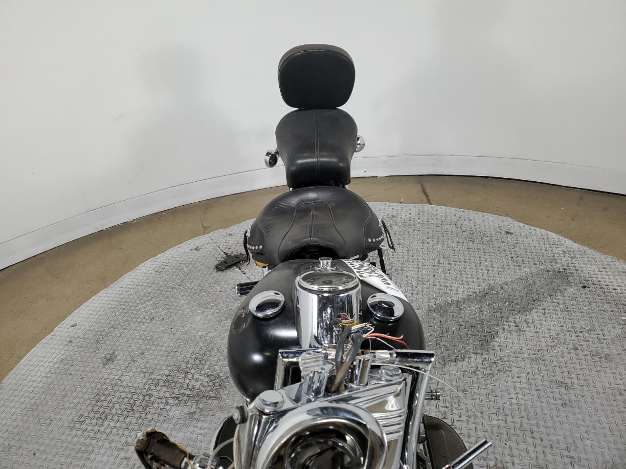 2010 HARLEY DAVIDSON FL