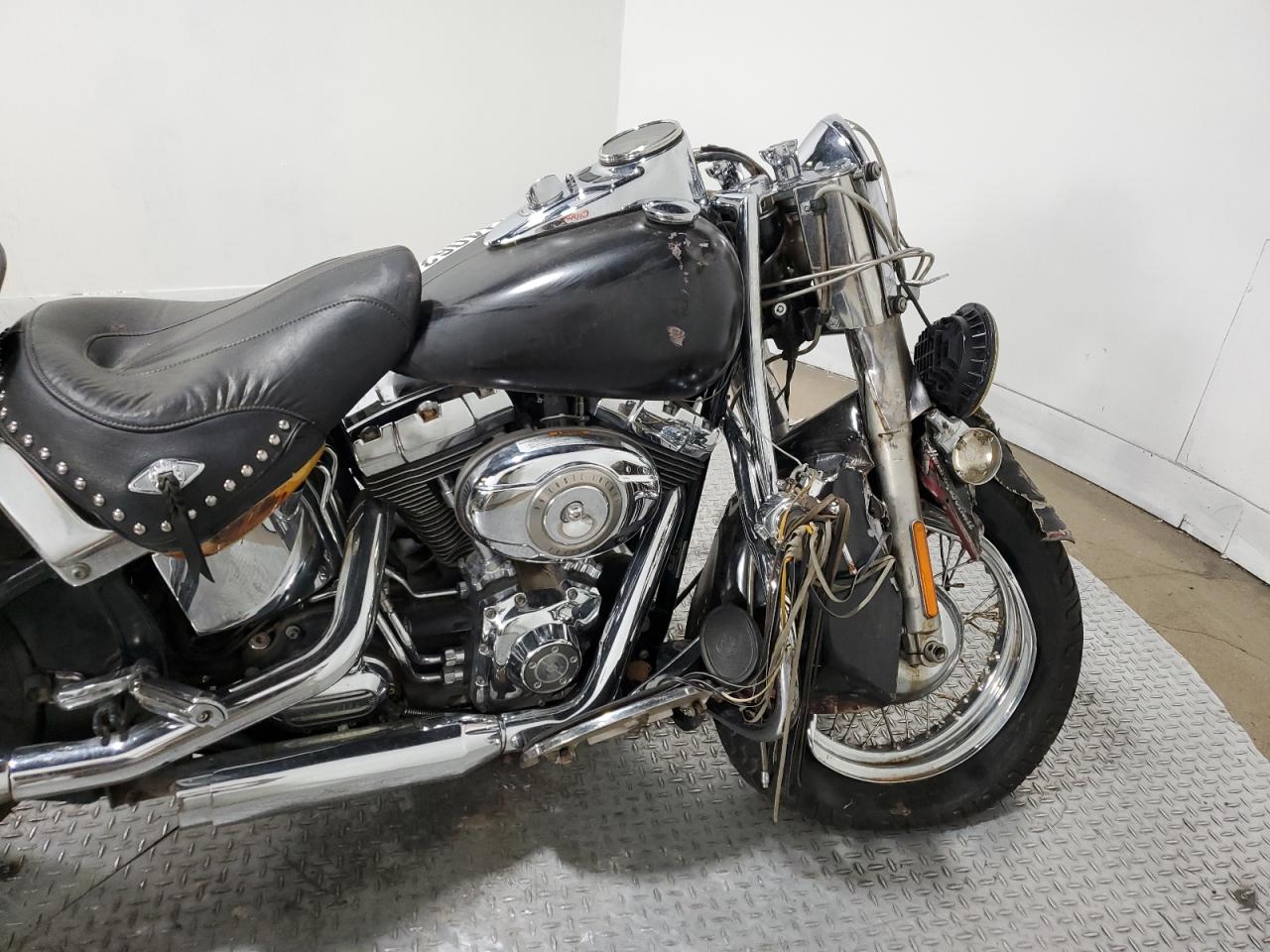 2010 HARLEY DAVIDSON FL