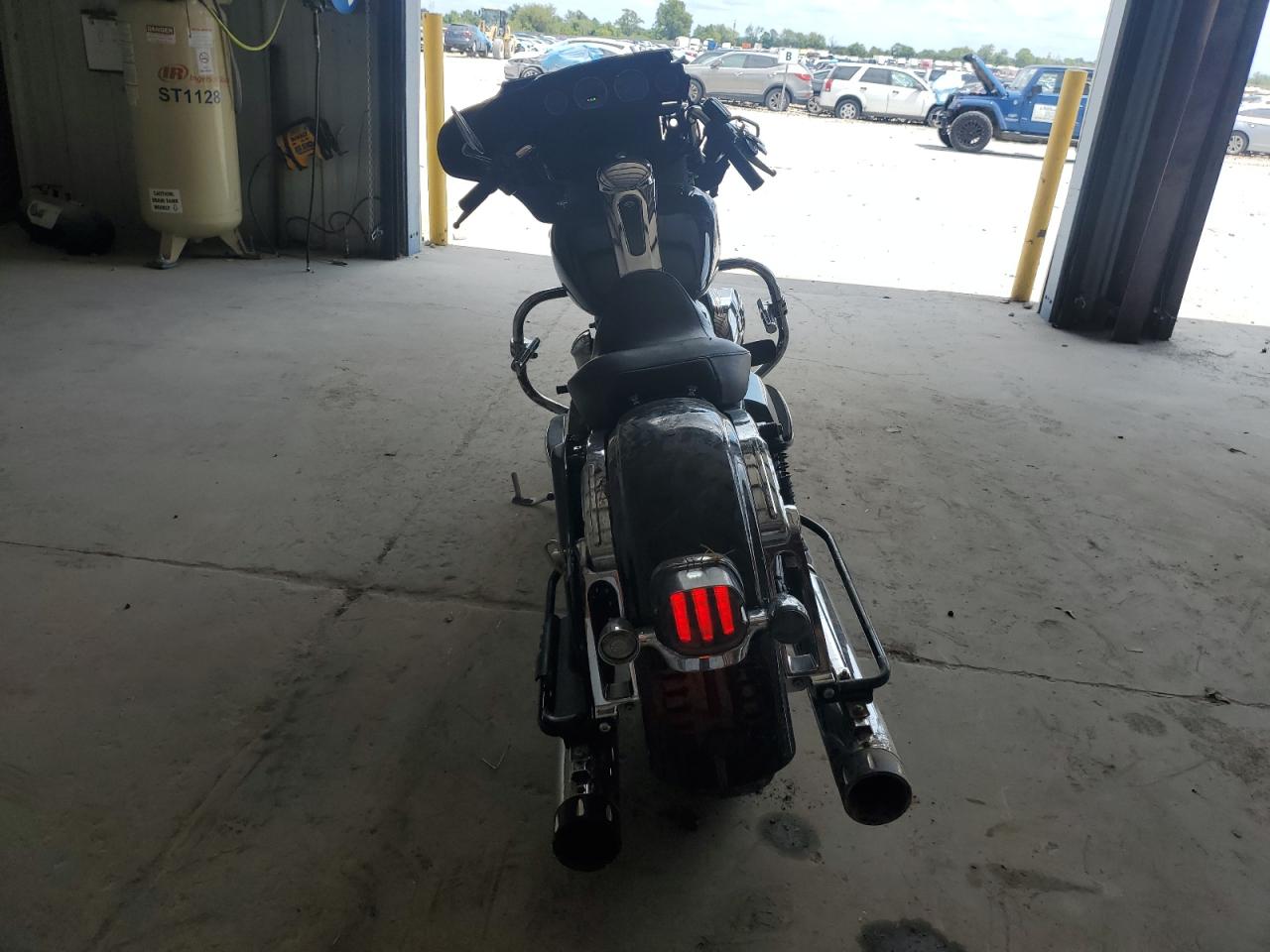 2019 HARLEY-DAVIDSON FL