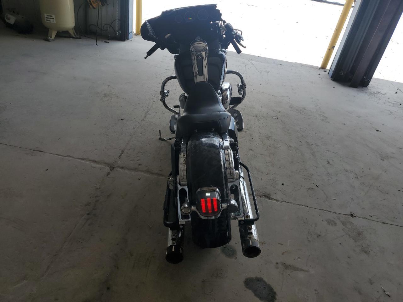 2019 HARLEY-DAVIDSON FL
