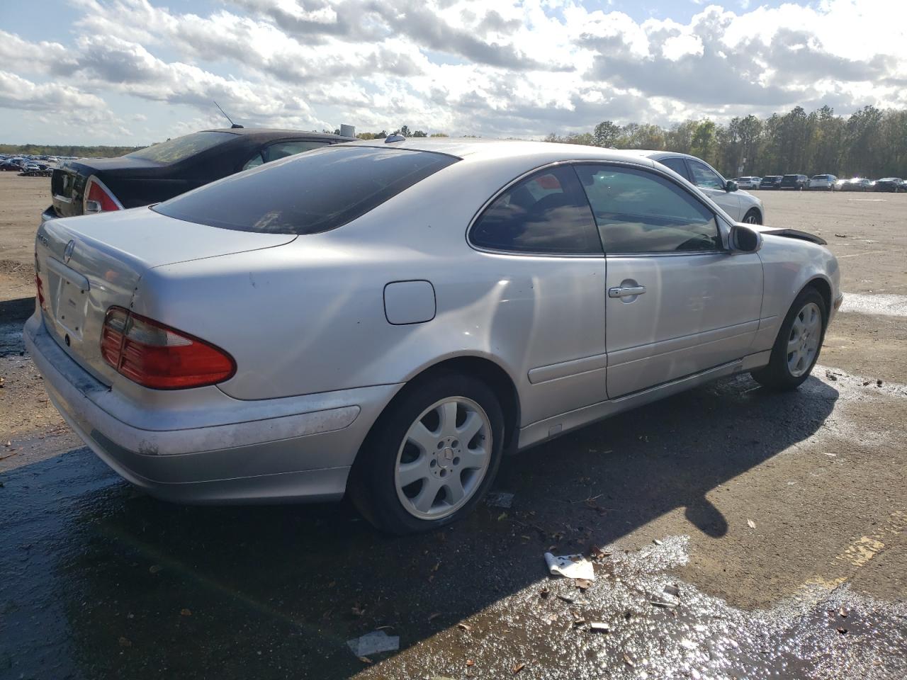 2002 MERCEDES-BENZ CLK-CLASS