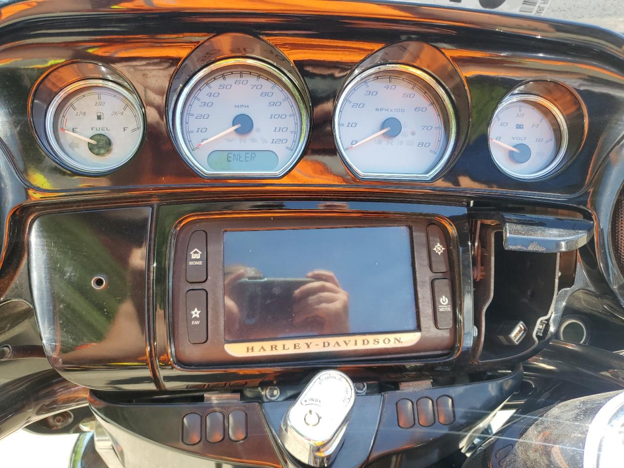 2014 HARLEY-DAVIDSON FL