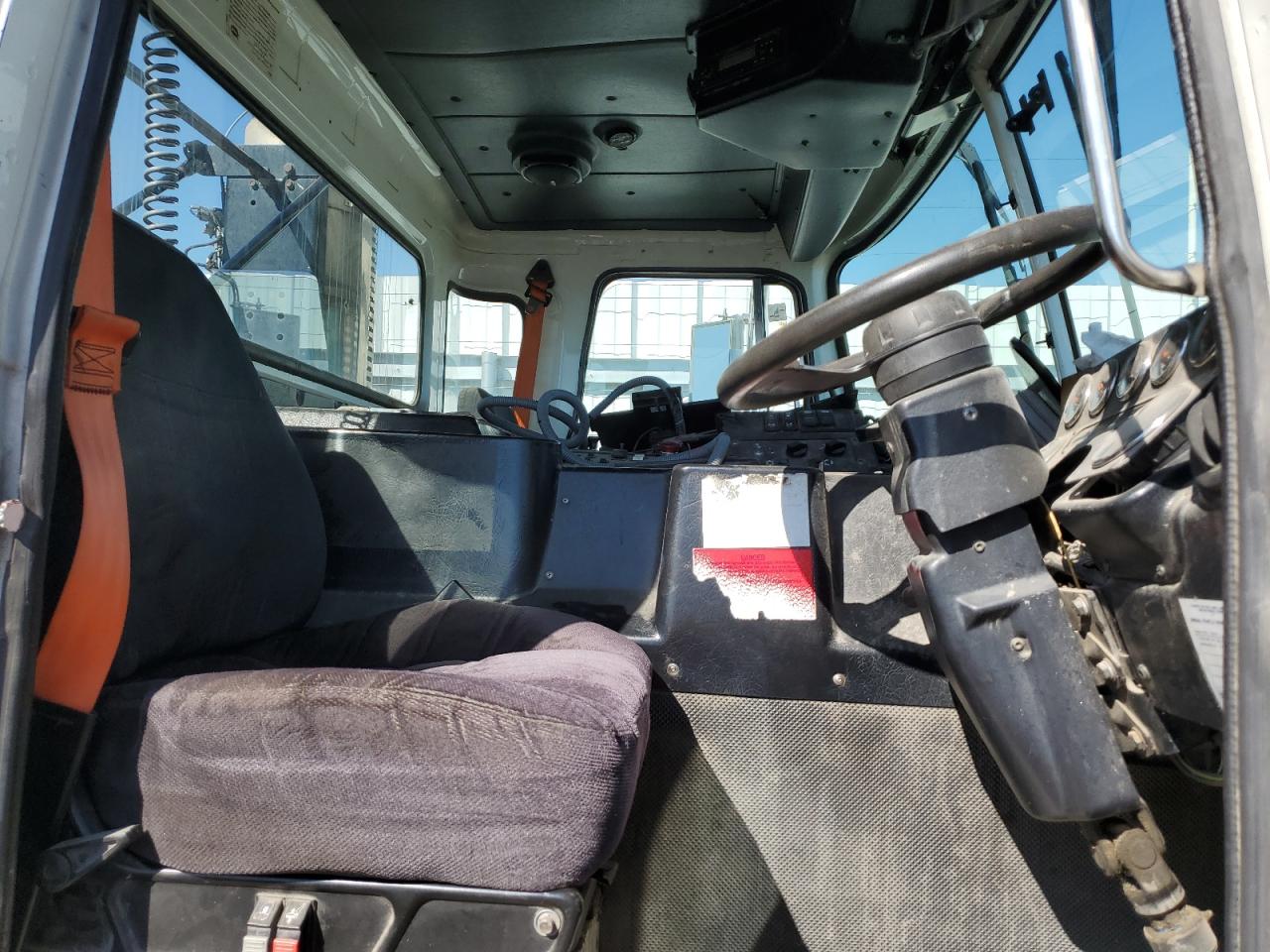 2010 AUTOCAR LLC ACX64
