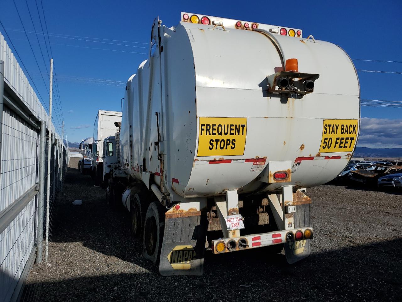 2010 AUTOCAR LLC ACX64