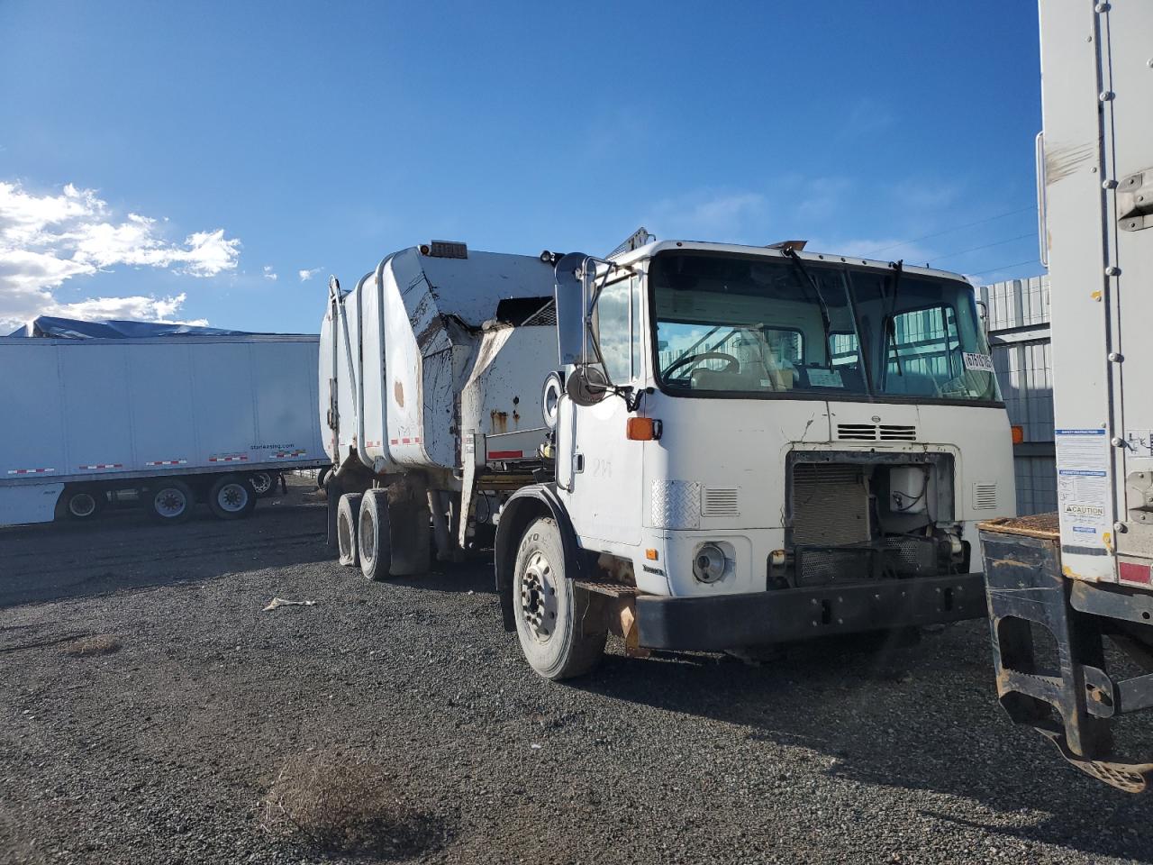 2010 AUTOCAR LLC ACX64