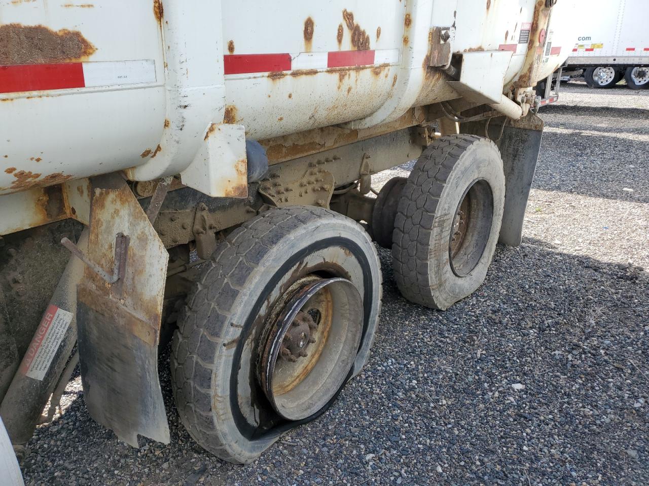 2010 AUTOCAR LLC ACX64