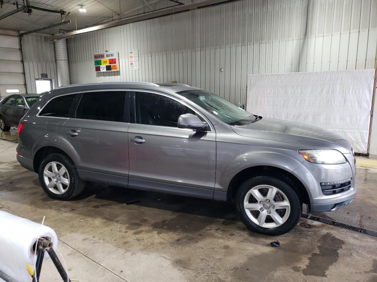 2010 AUDI Q7