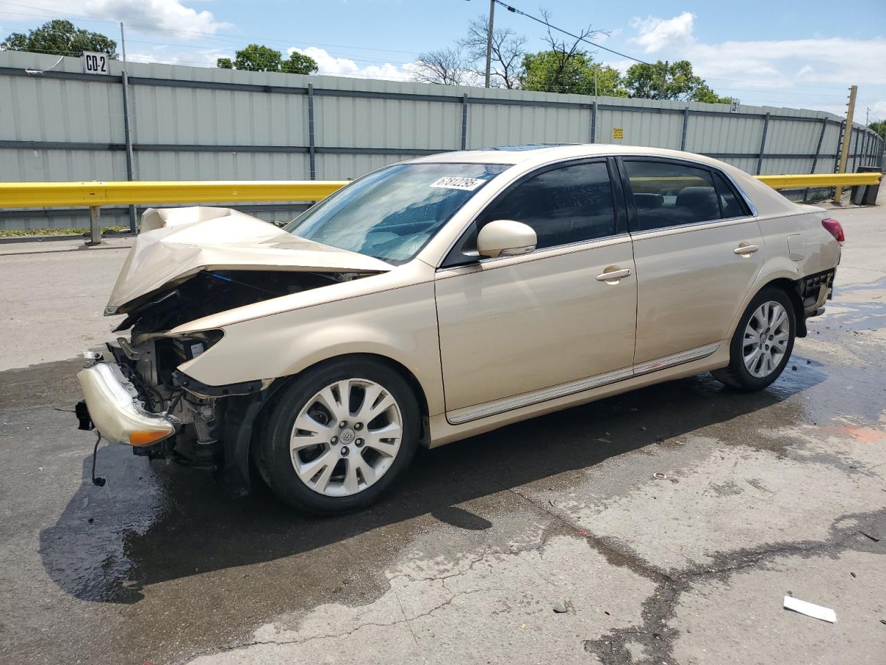 2011 TOYOTA AVALON