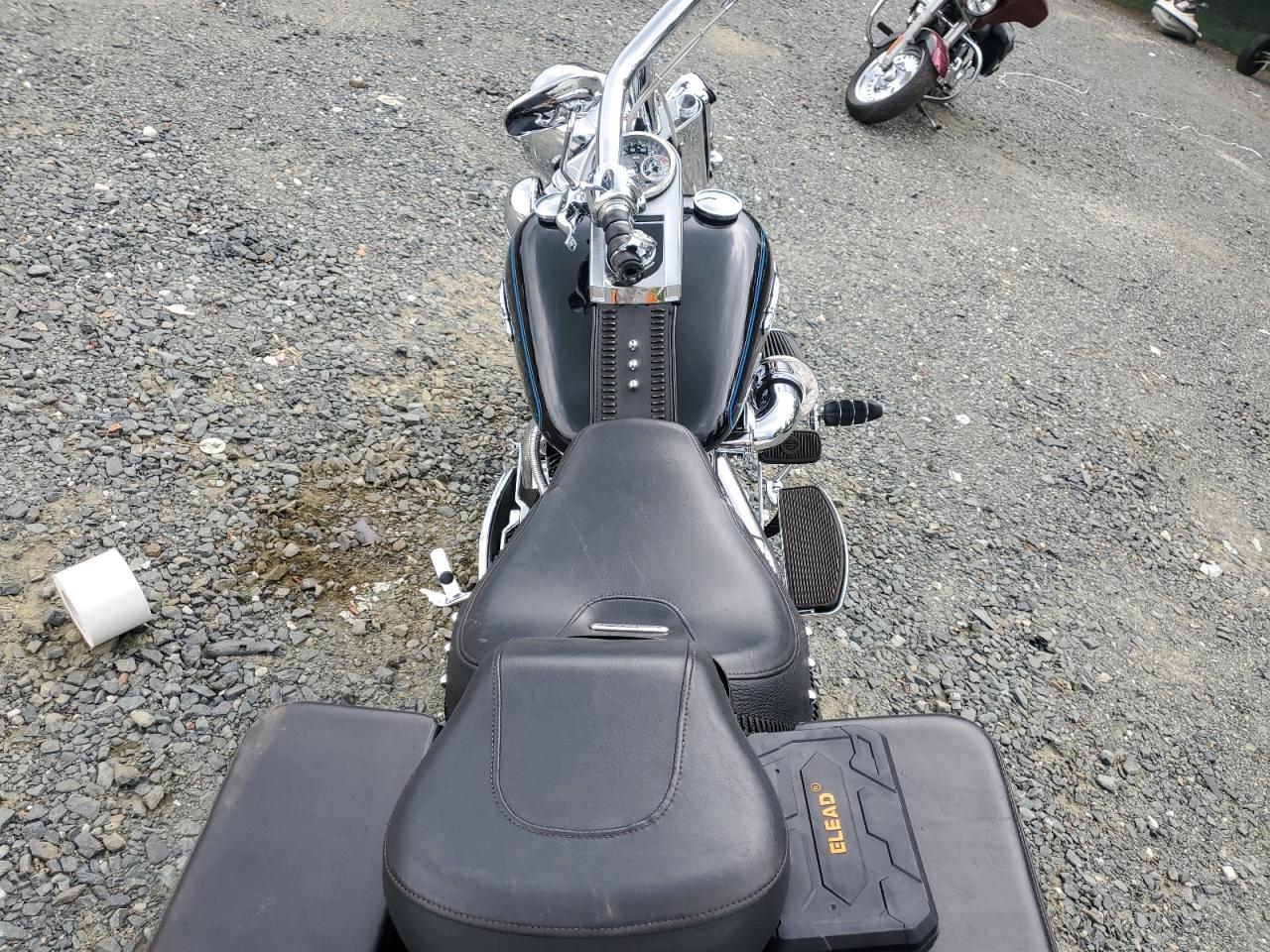 2010 HARLEY-DAVIDSON FL