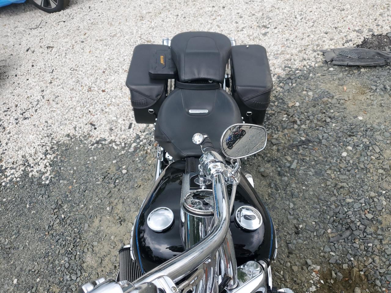 2010 HARLEY-DAVIDSON FL