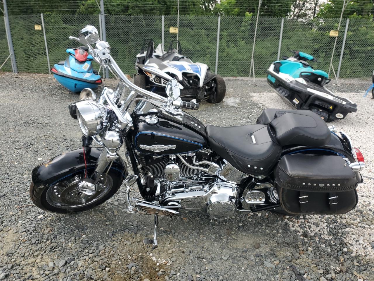 2010 HARLEY-DAVIDSON FL
