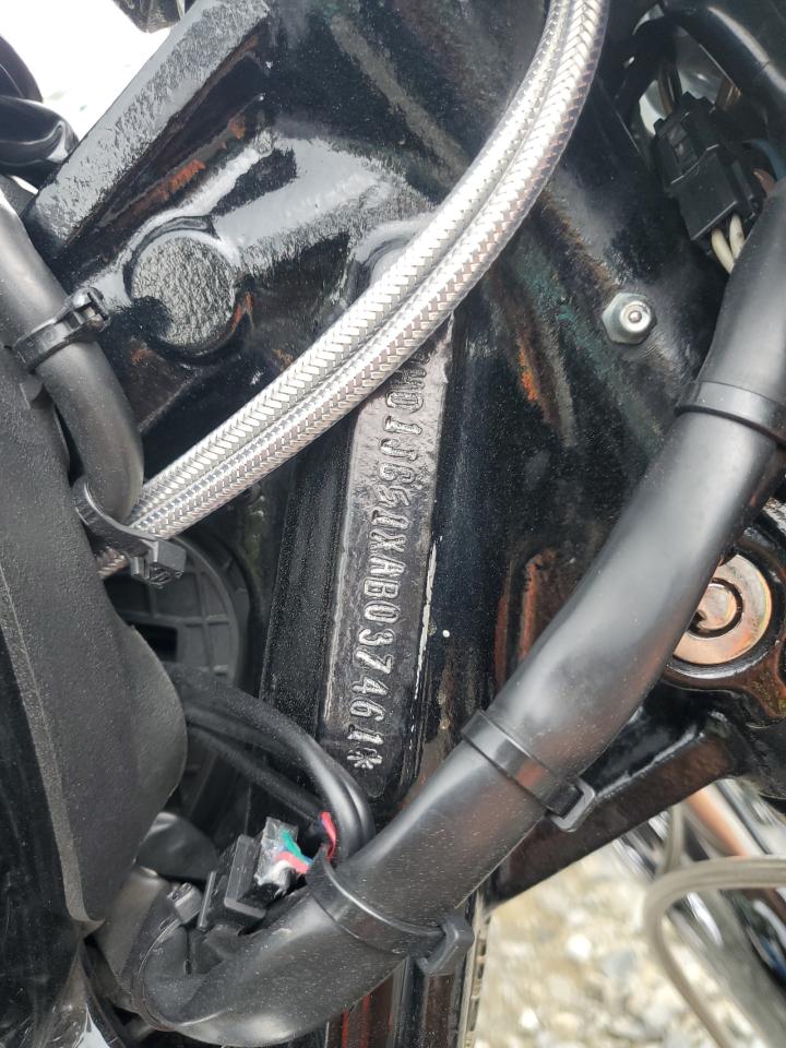 2010 HARLEY-DAVIDSON FL