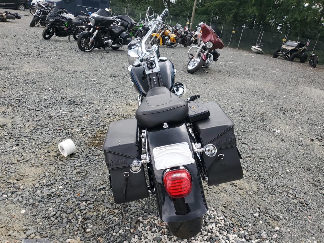 2010 HARLEY-DAVIDSON FL