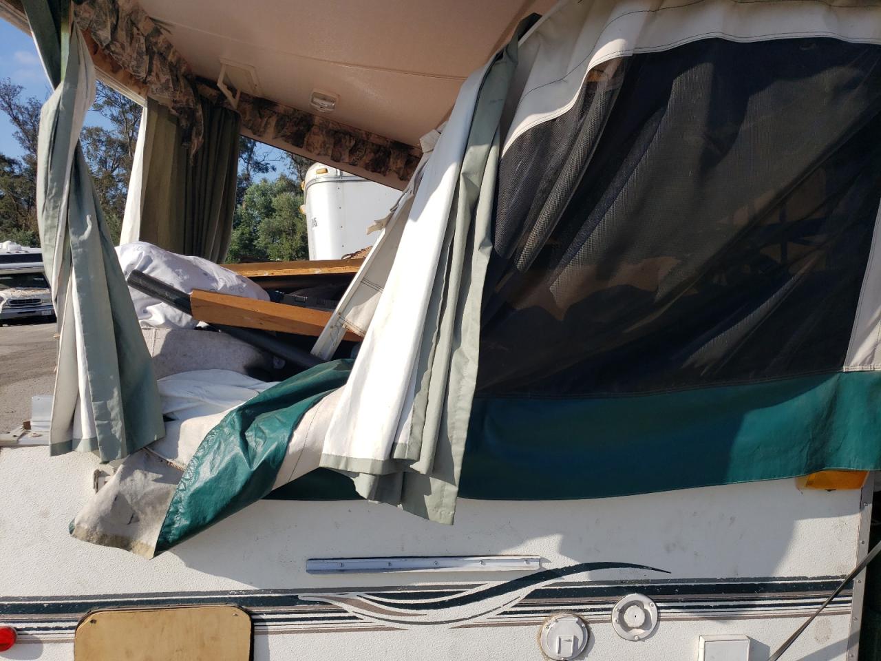 1999 FLAG CAMPER