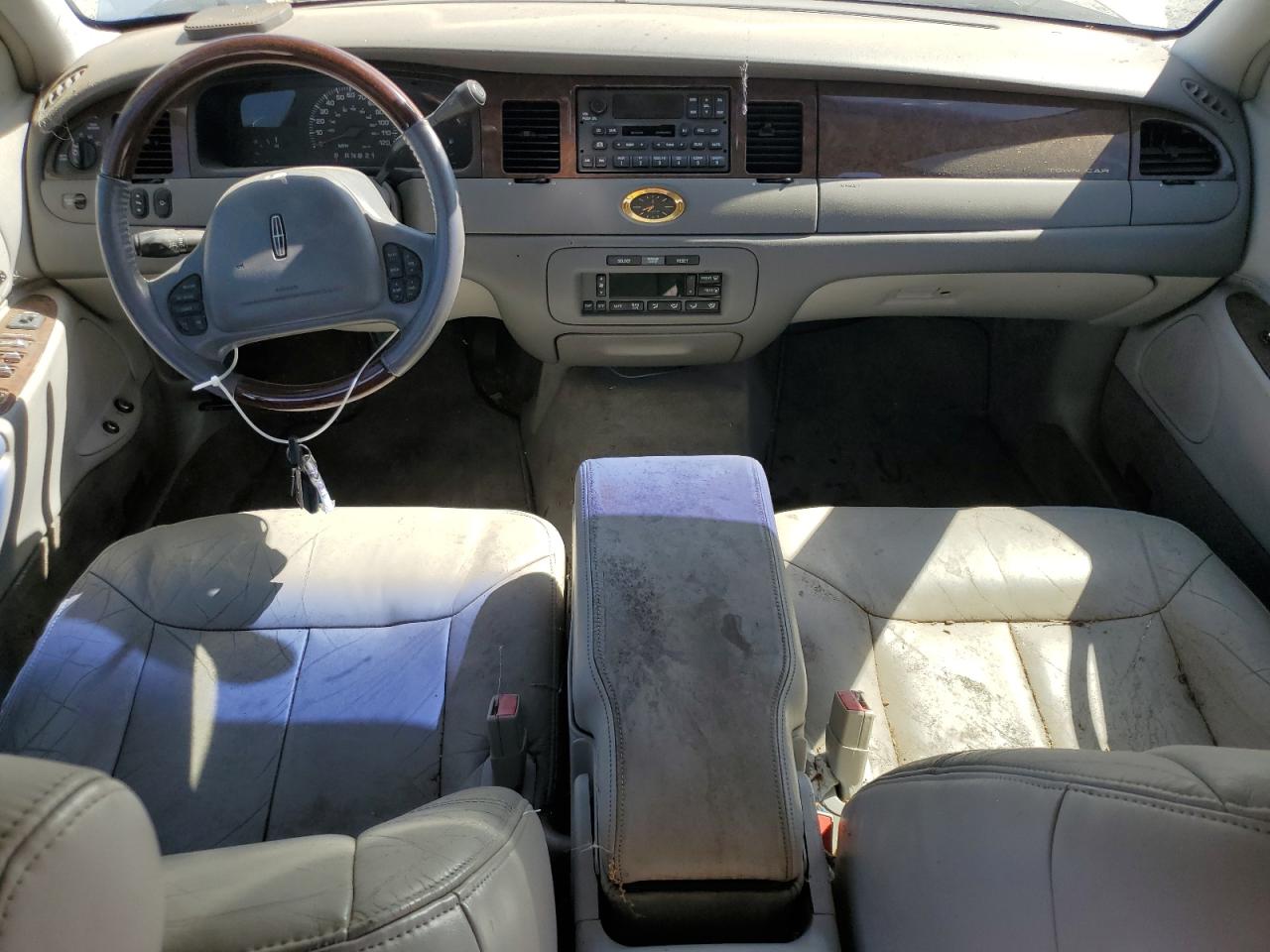2002 LINCOLN TOWNCAR