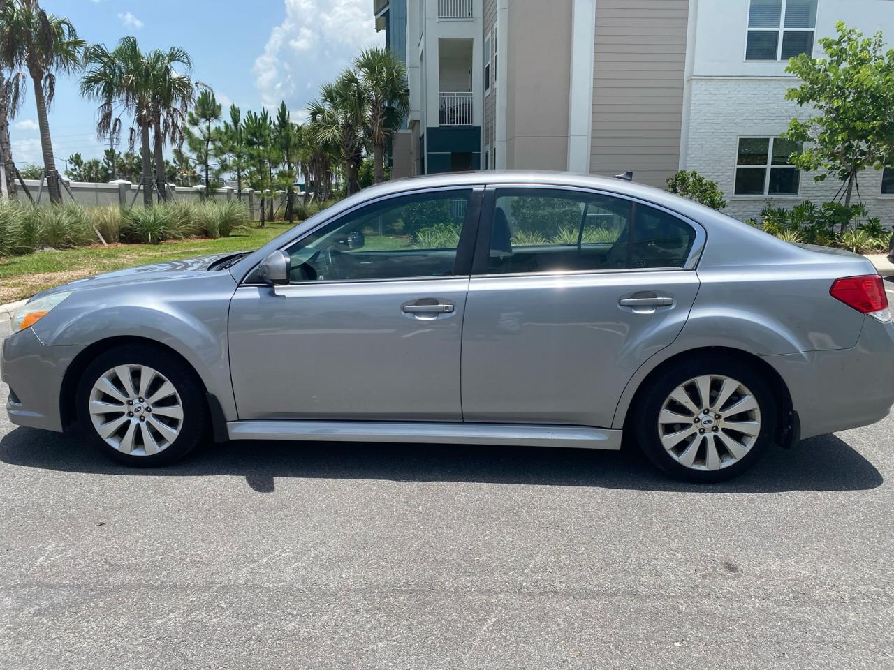 2011 SUBARU LEGACY