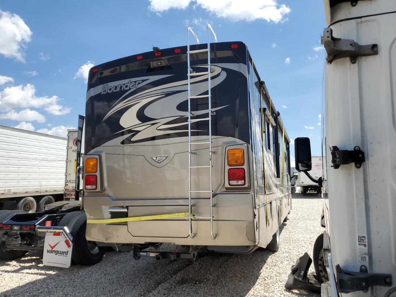 2012 FORD F530