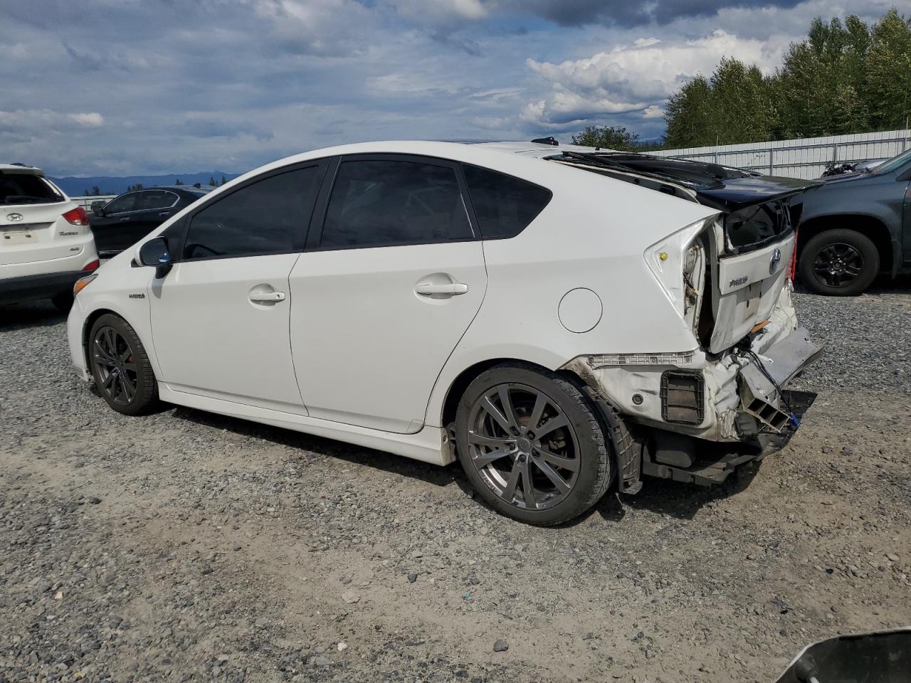 2015 TOYOTA PRIUS