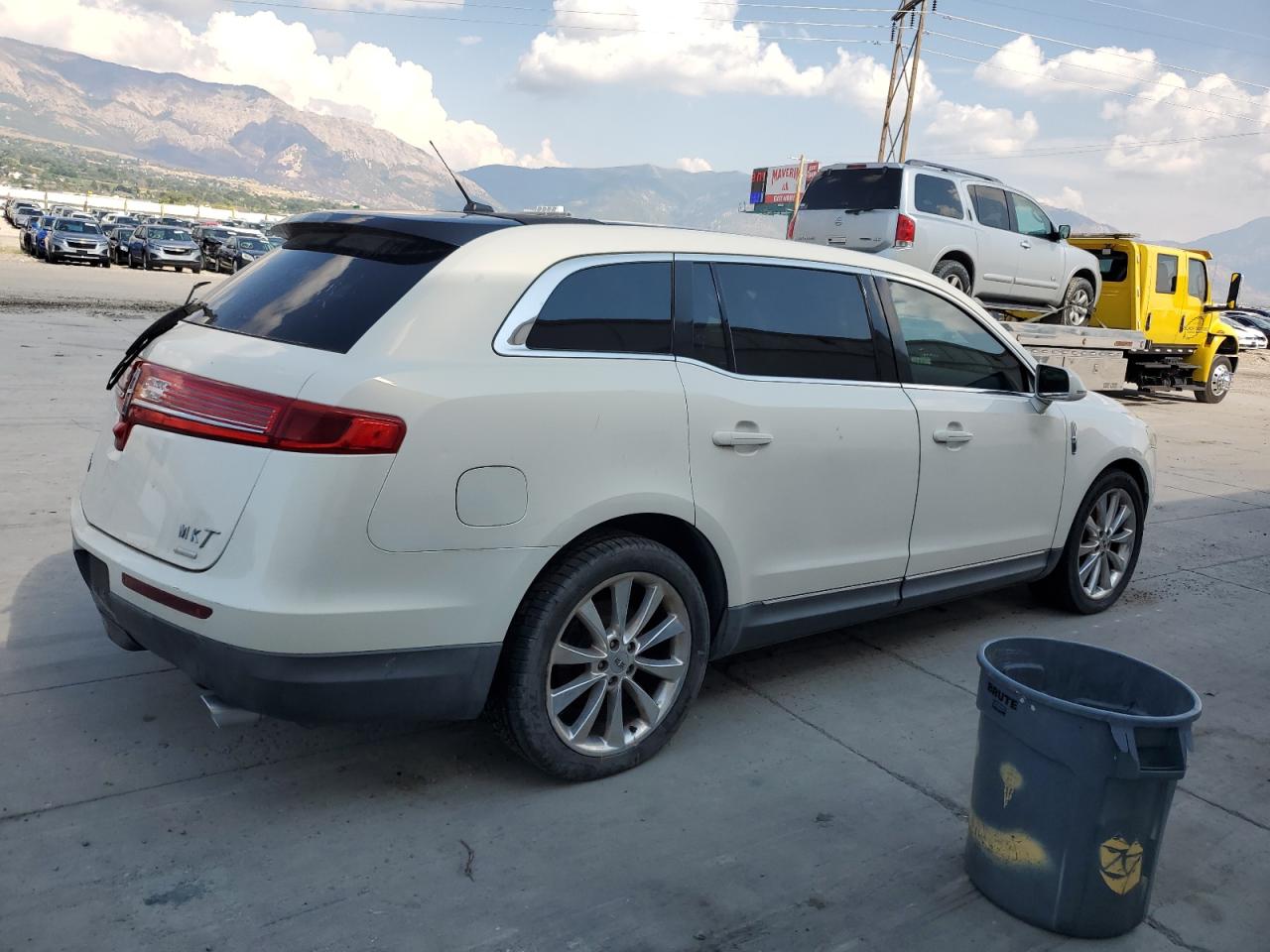 2012 LINCOLN MKT