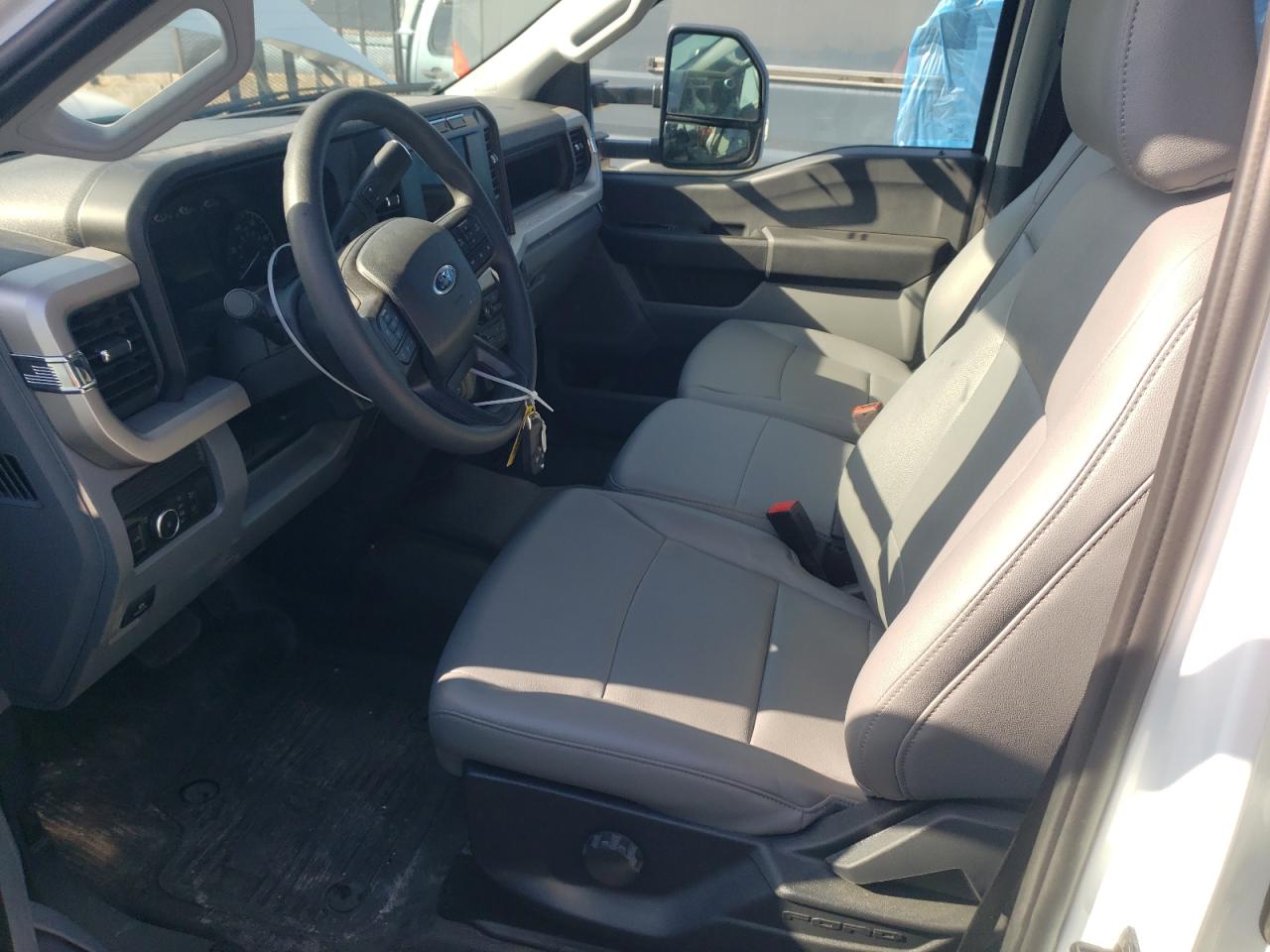 2023 FORD F550