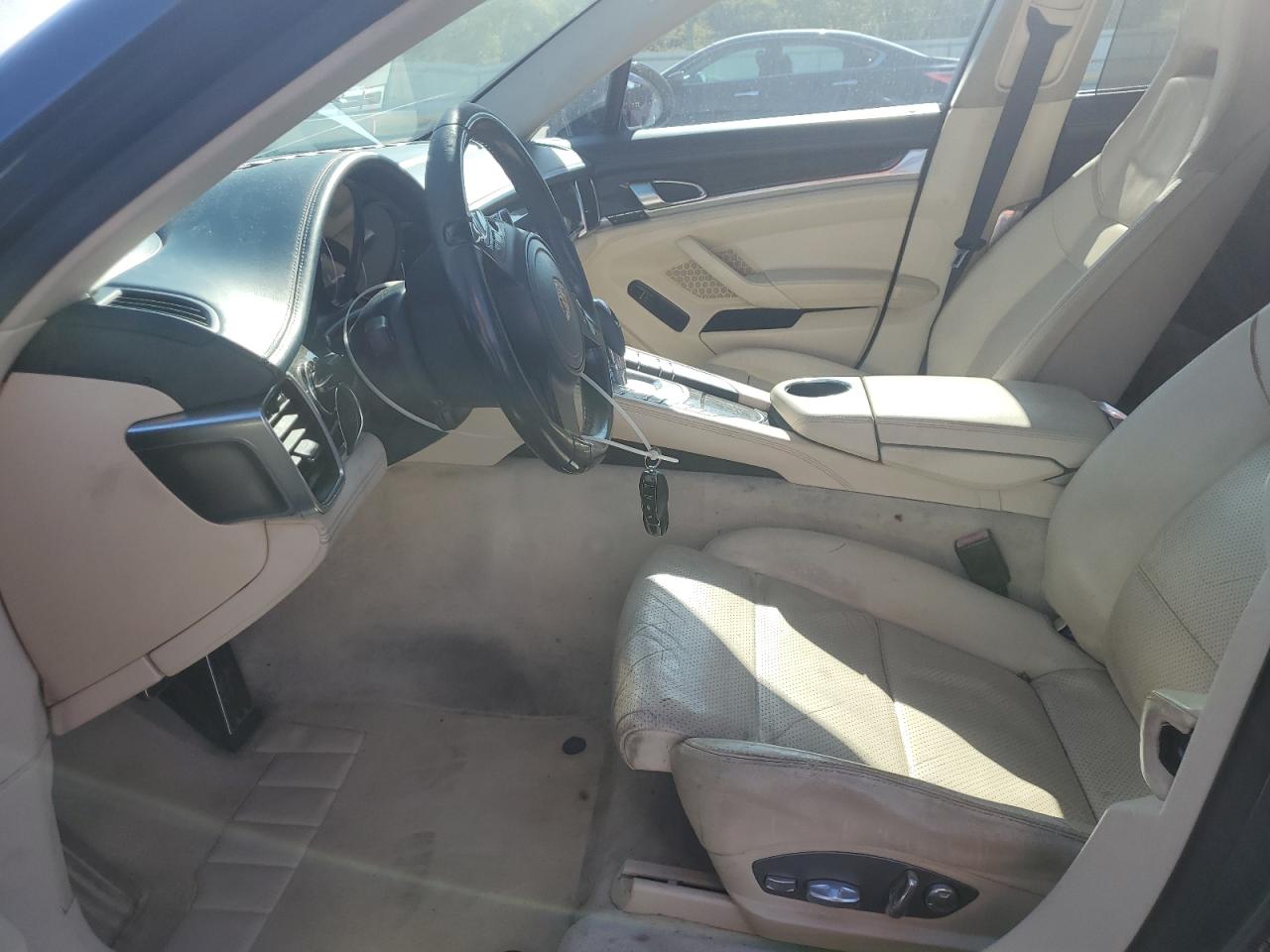 2011 PORSCHE PANAMERA