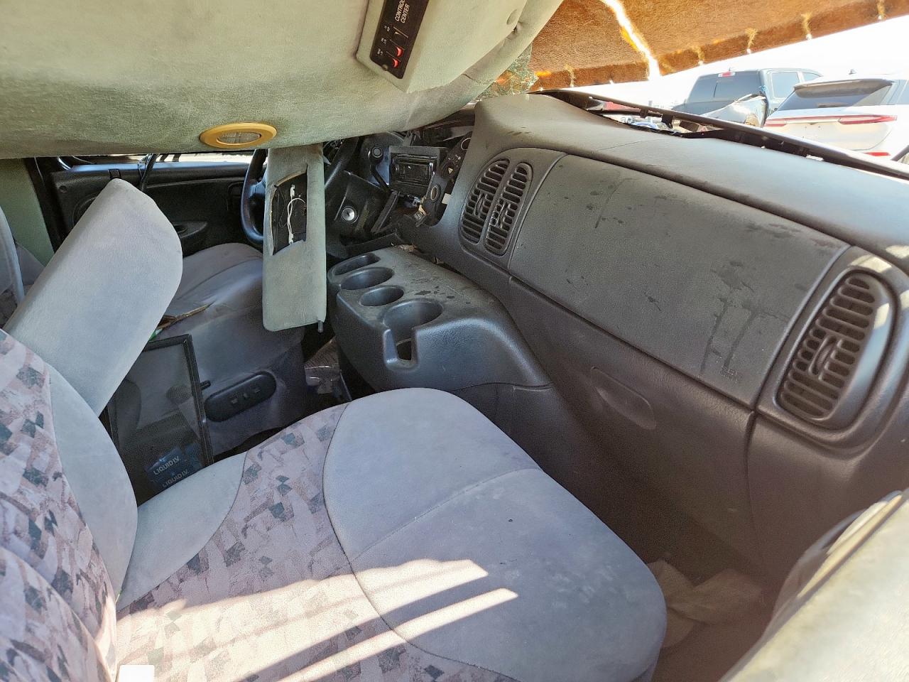 2001 DODGE B SERIES