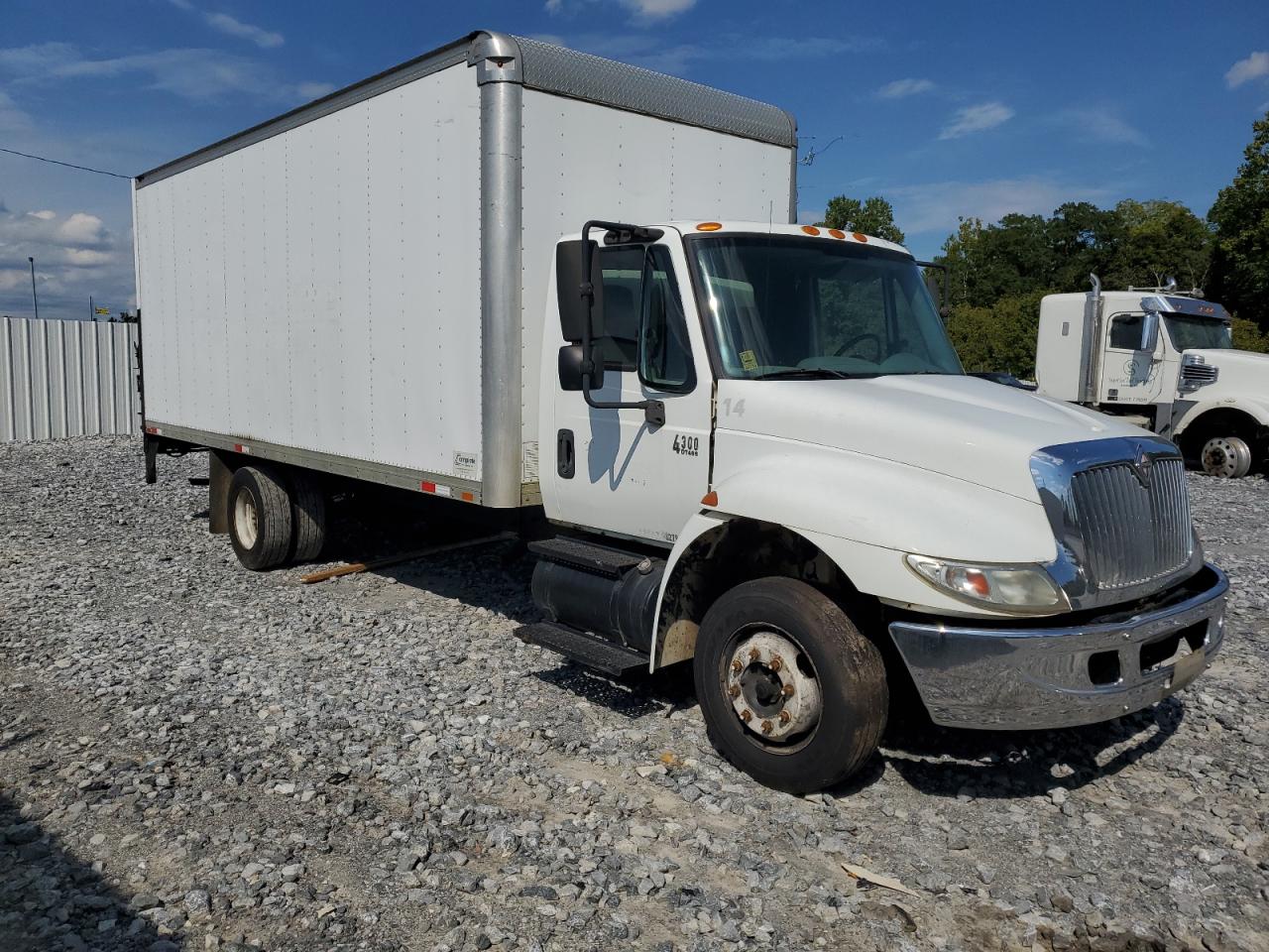 2002 INTL 4000 SERIE