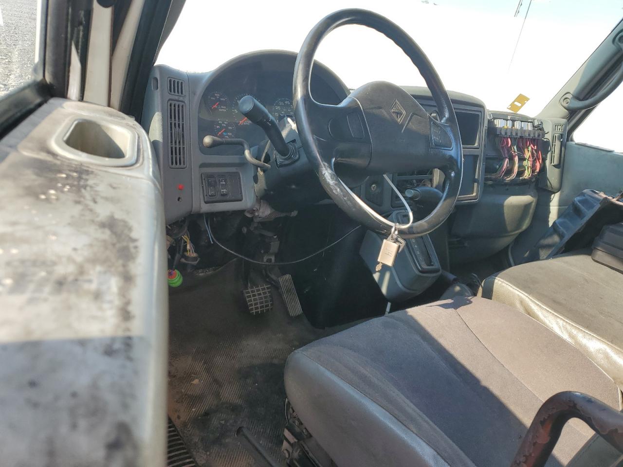 2002 INTL 4000 SERIE