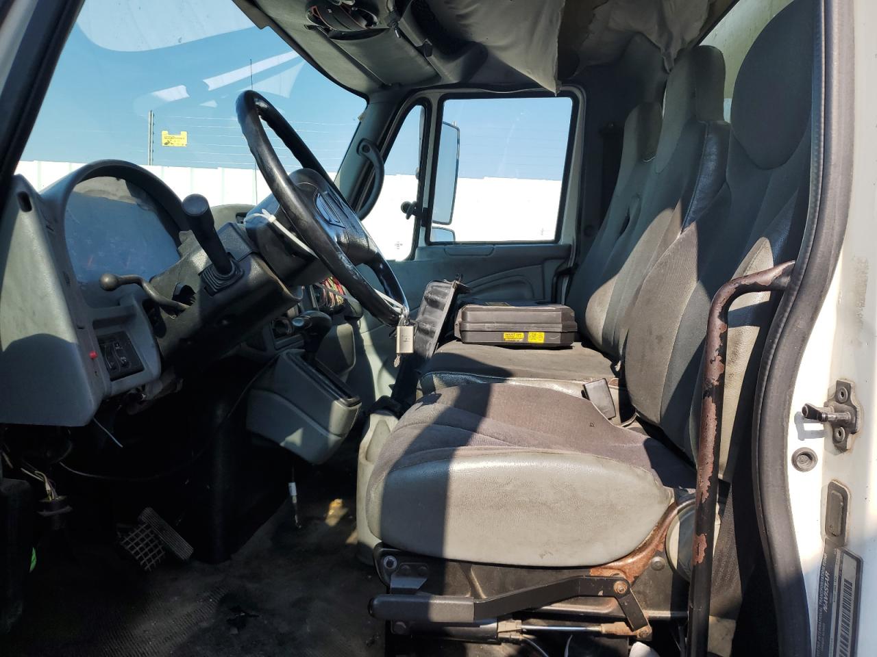2002 INTL 4000 SERIE