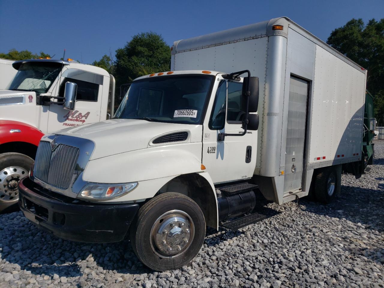 2005 INTERNATIONAL 4000 SERIE