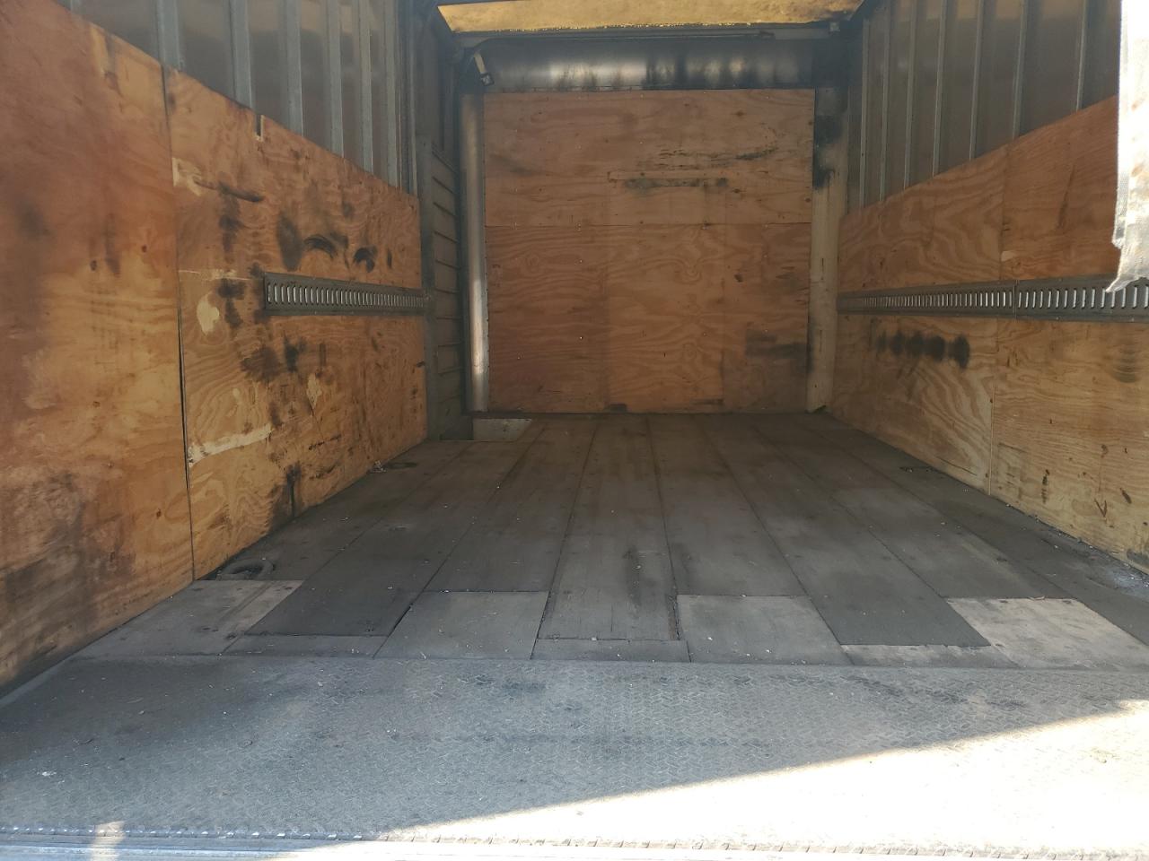 2005 INTERNATIONAL 4000 SERIE