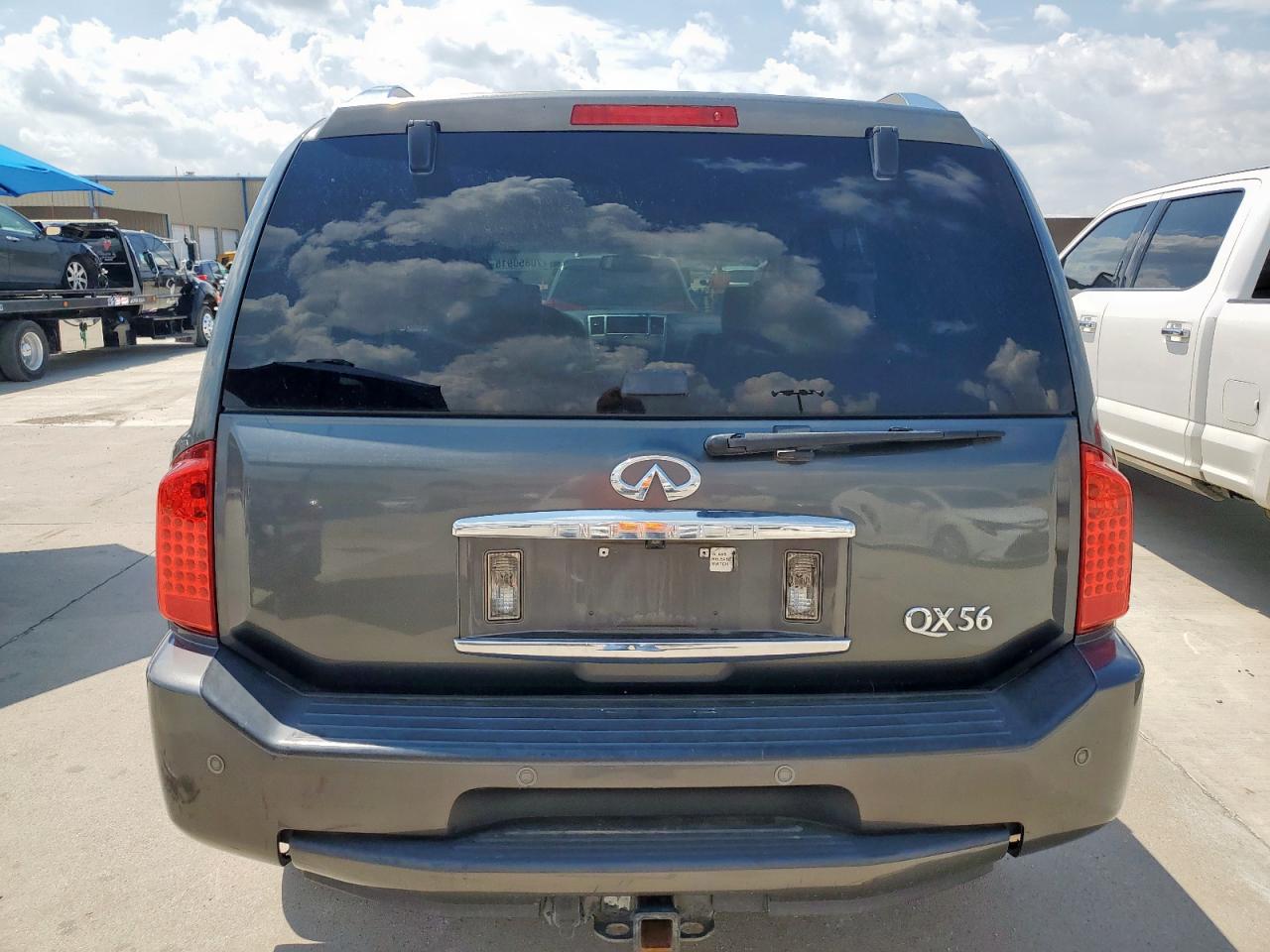 2010 INFINITI QX56 BASE