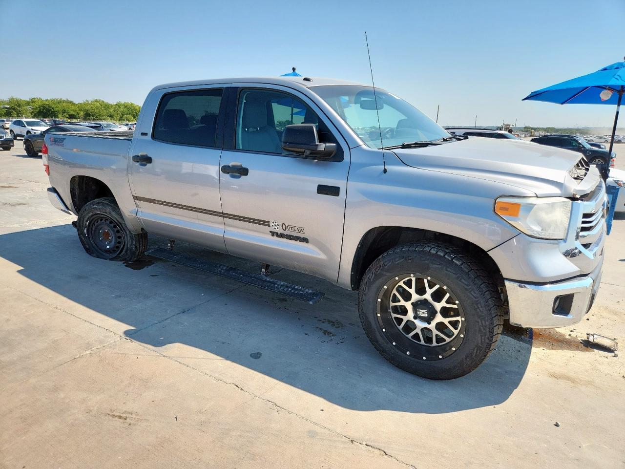 2017 TOYOTA TUNDRA