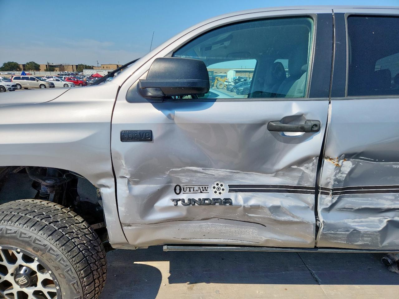 2017 TOYOTA TUNDRA