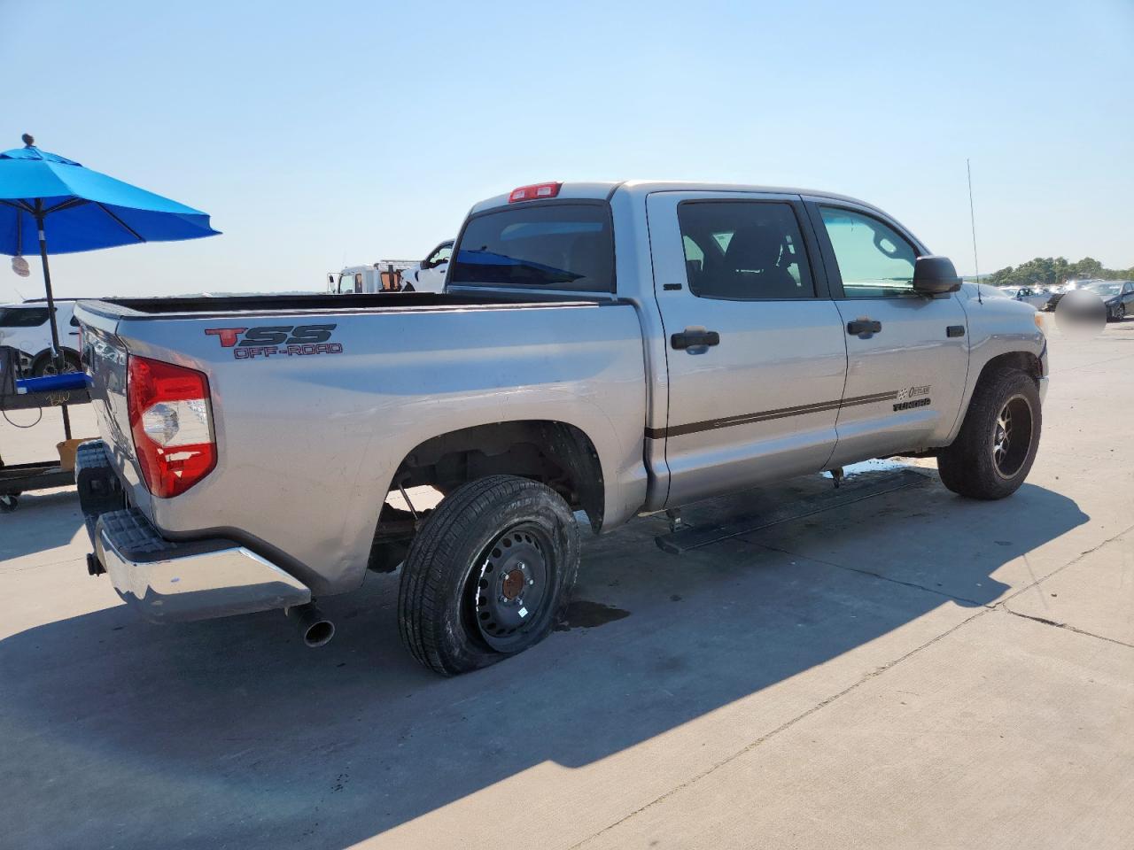 2017 TOYOTA TUNDRA