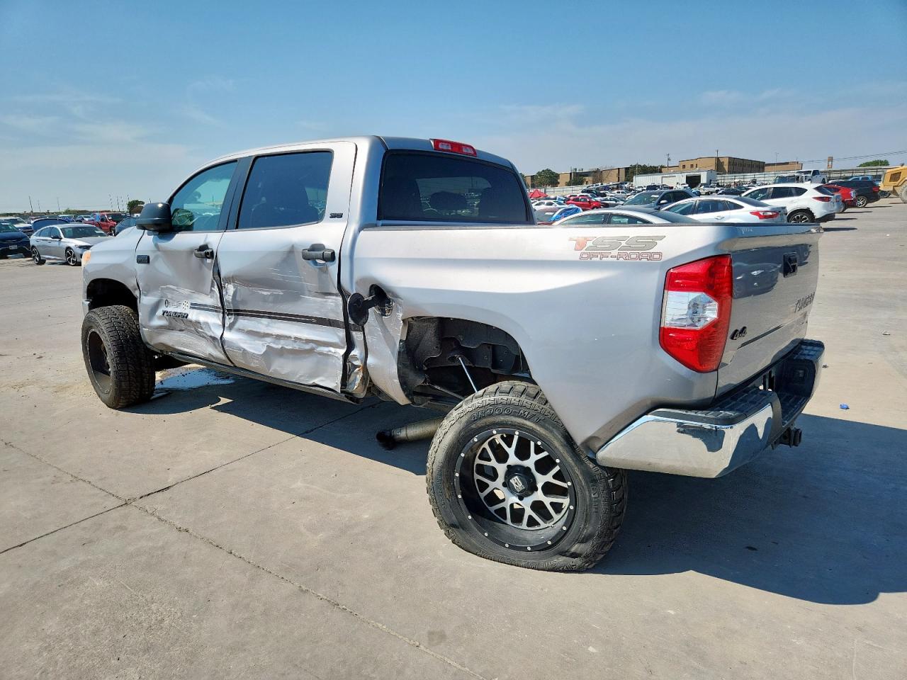 2017 TOYOTA TUNDRA