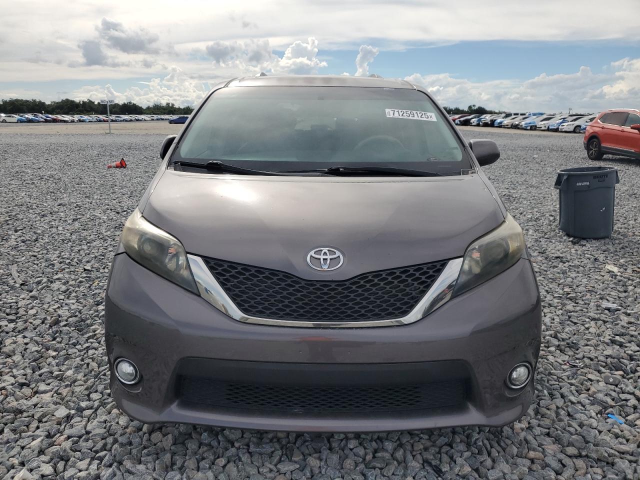 2013 TOYOTA SIENNA