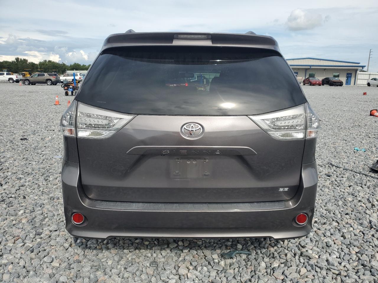 2013 TOYOTA SIENNA