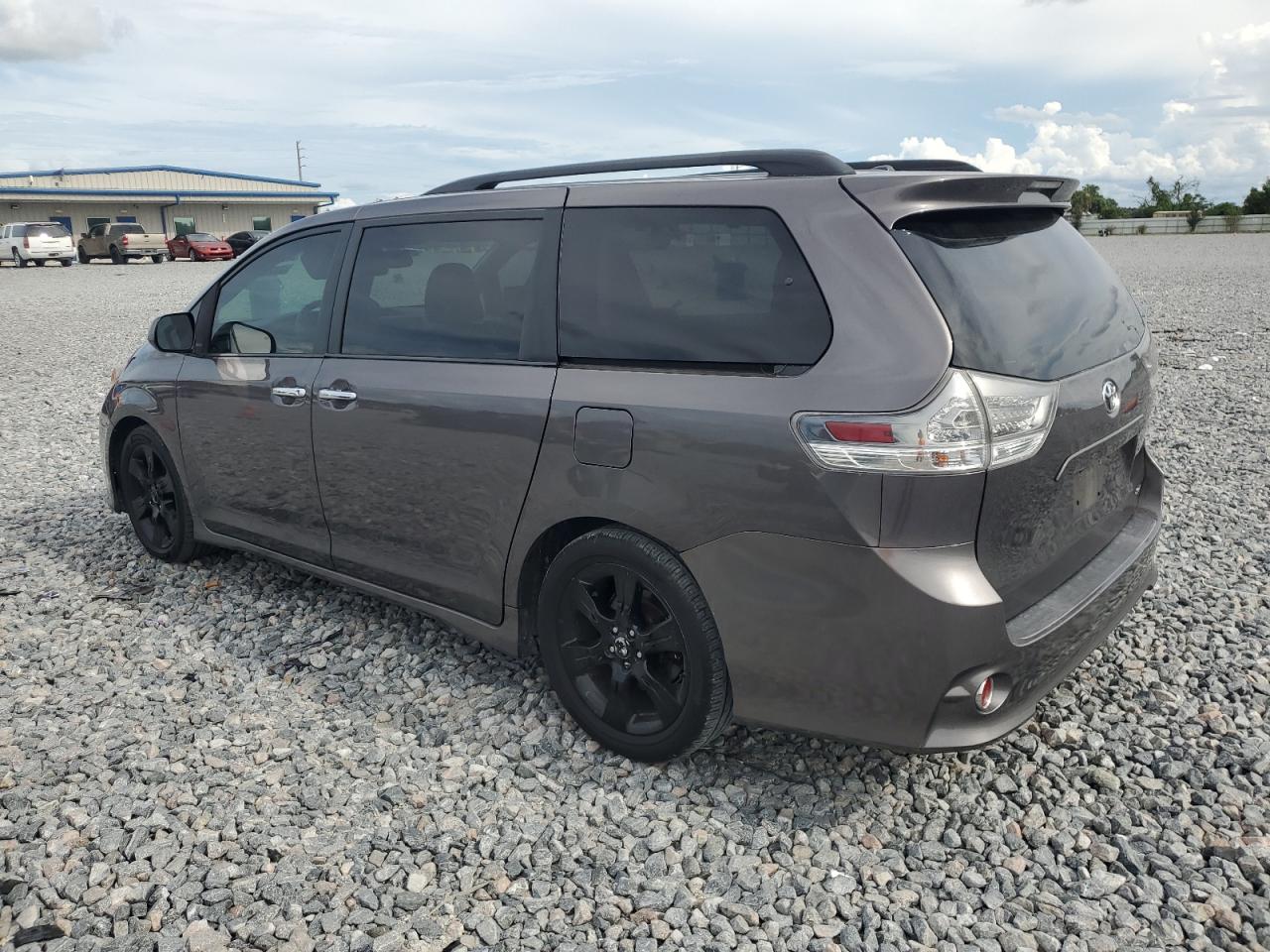 2013 TOYOTA SIENNA