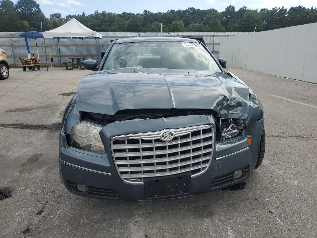 2005 CHRYSLER 300