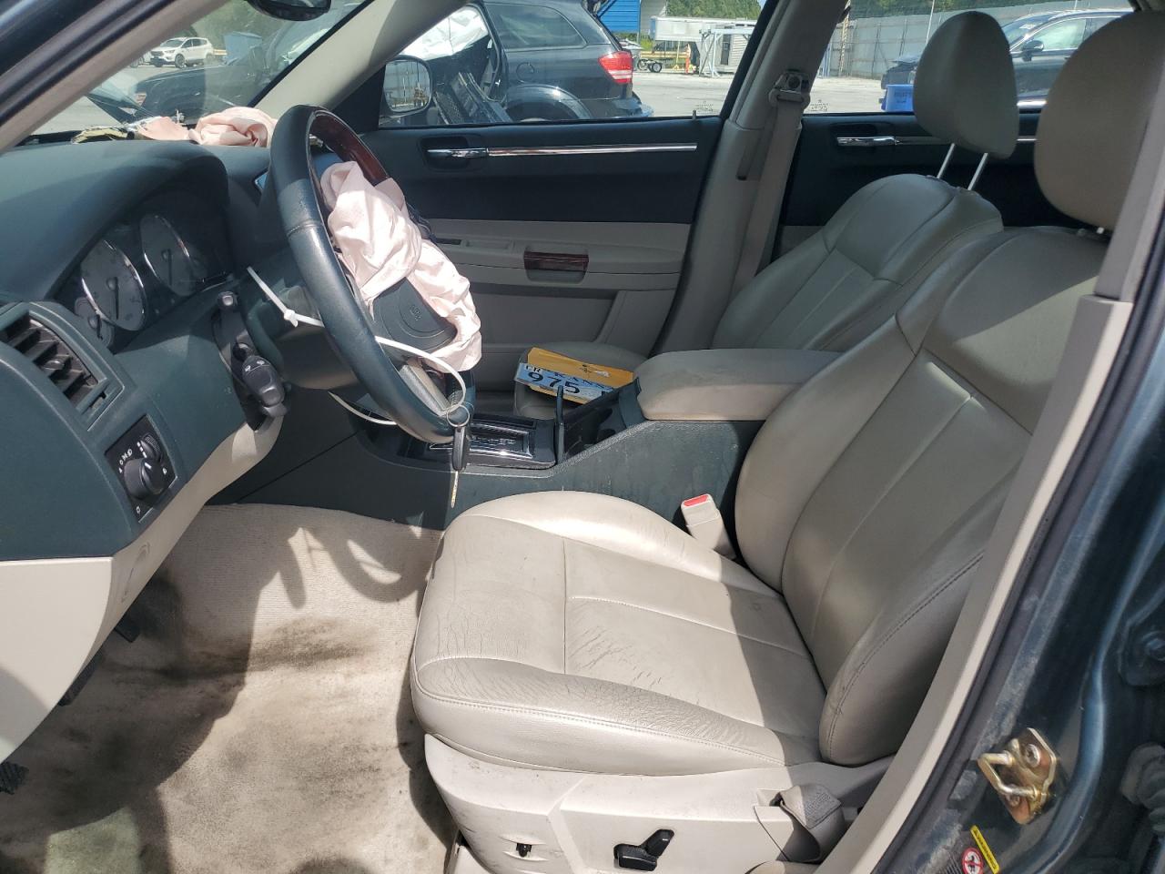 2005 CHRYSLER 300