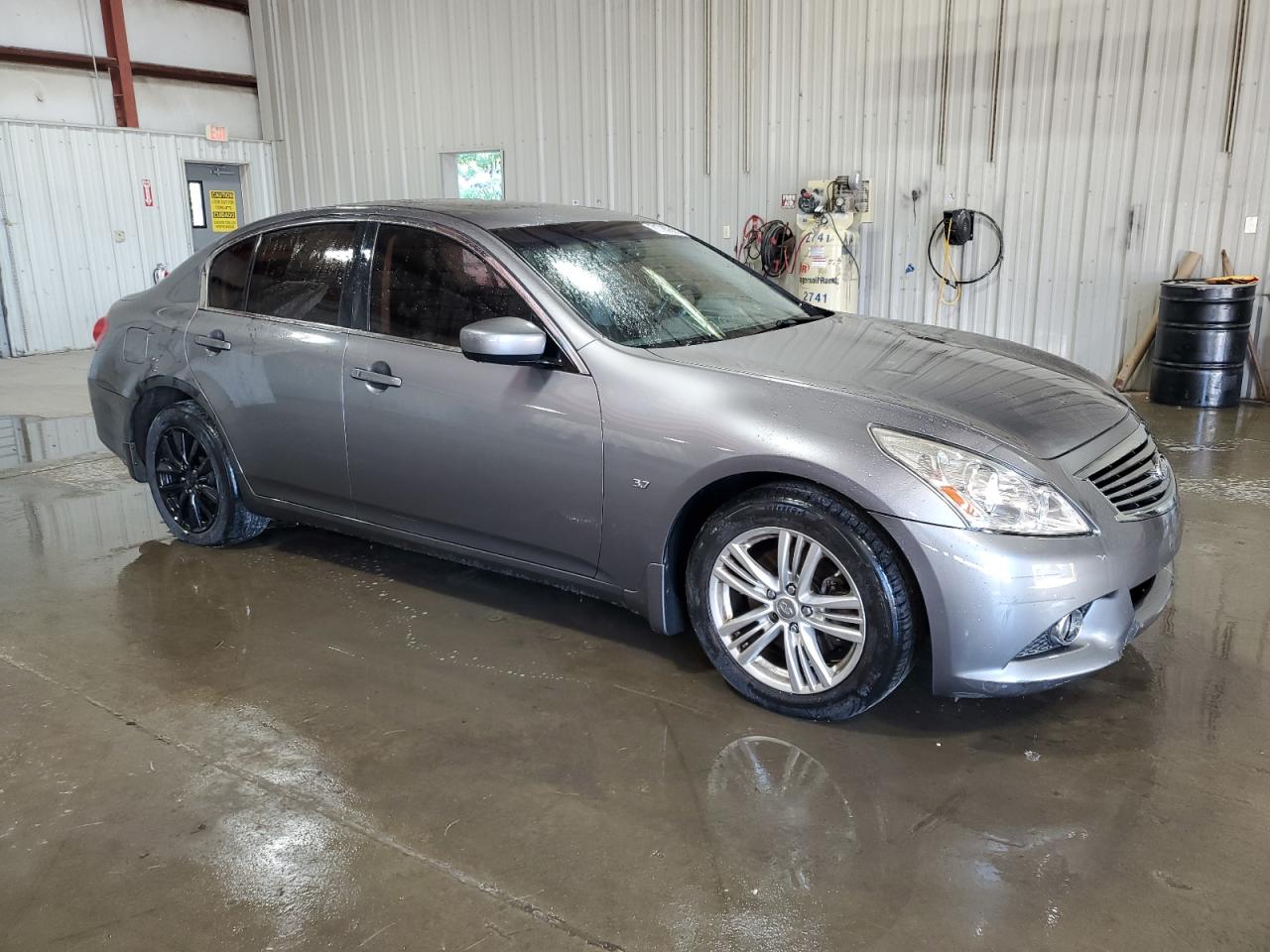 2015 INFINITI Q40