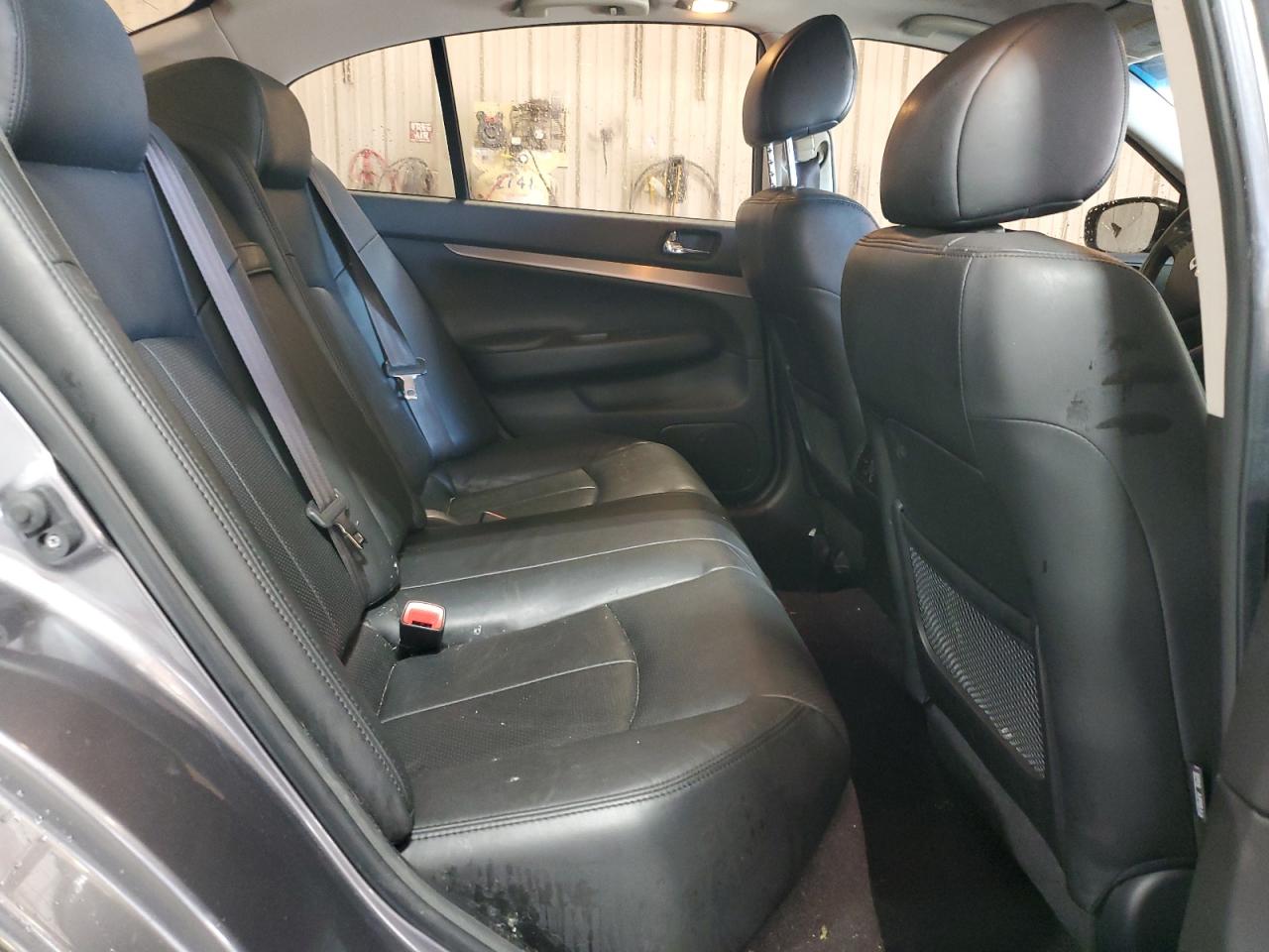 2015 INFINITI Q40