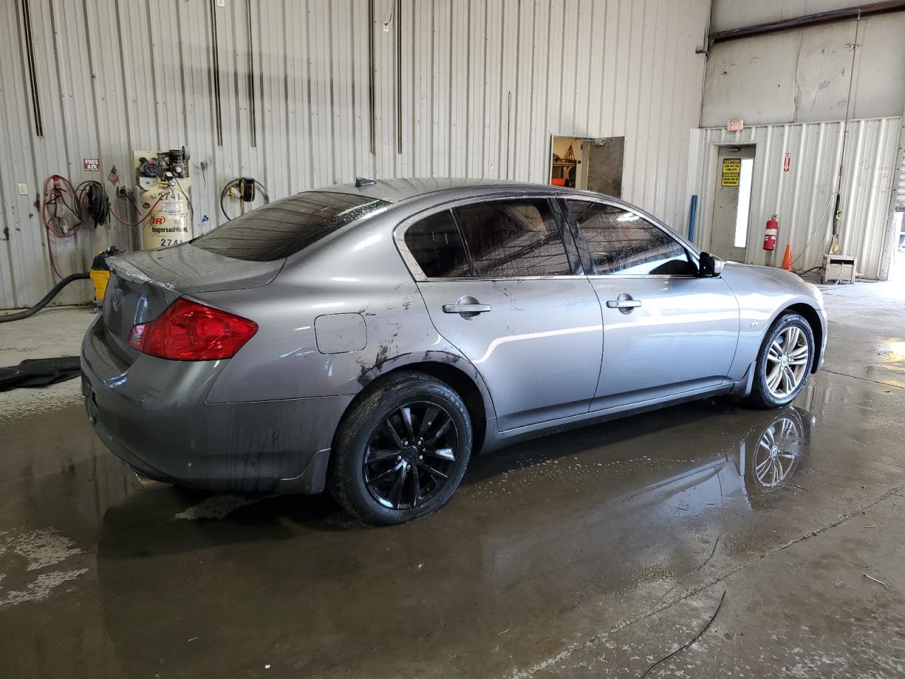 2015 INFINITI Q40