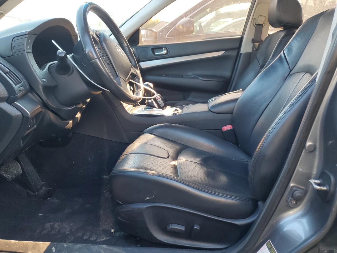 2015 INFINITI Q40
