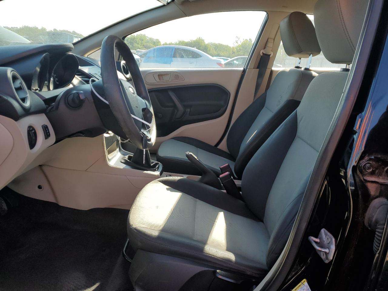 2012 FORD FIESTA