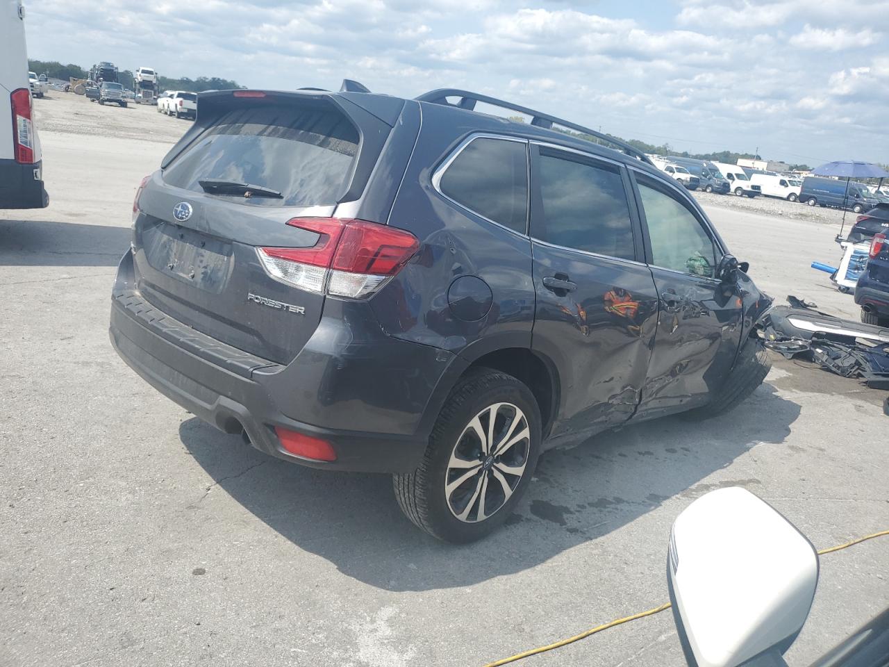 2023 SUBARU FORESTER