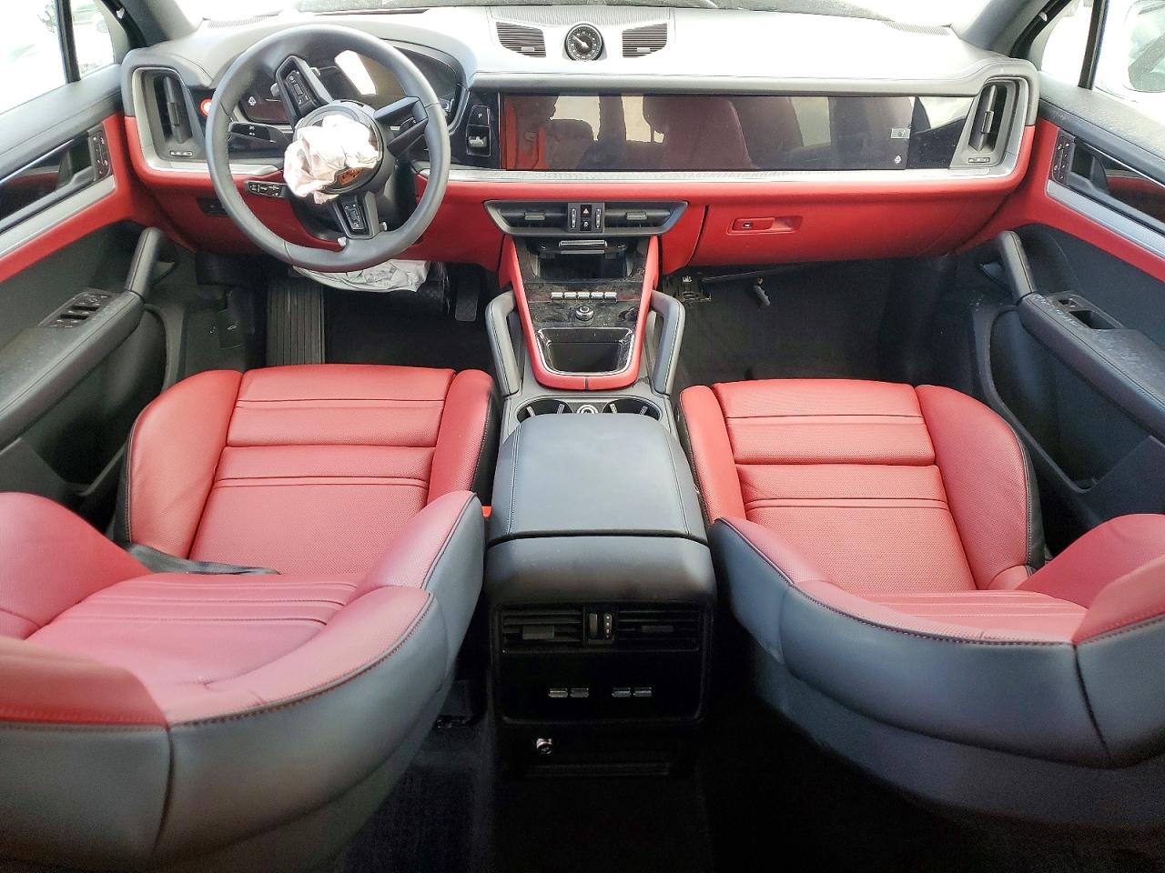 2025 PORSCHE CAYENNE