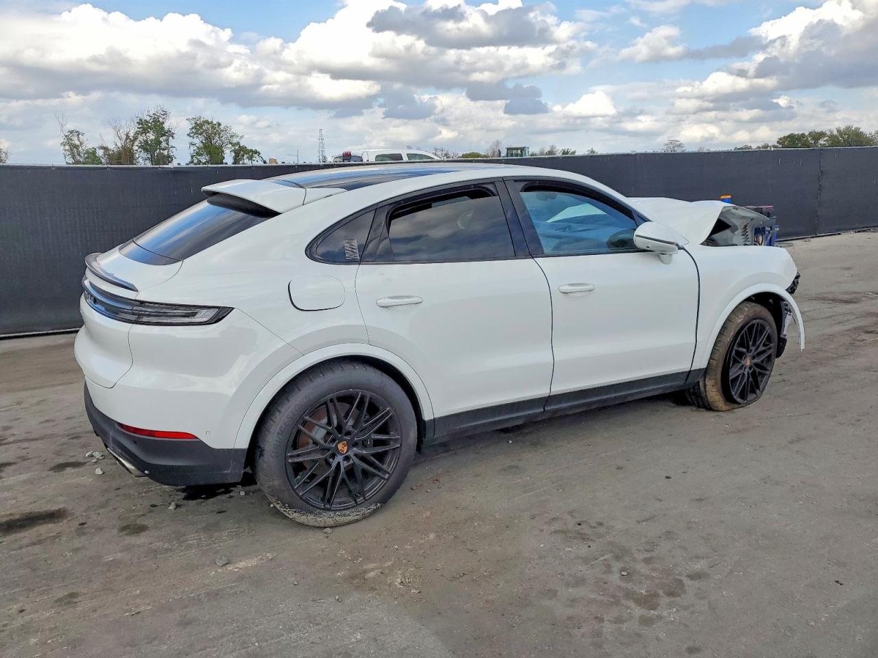 2025 PORSCHE CAYENNE